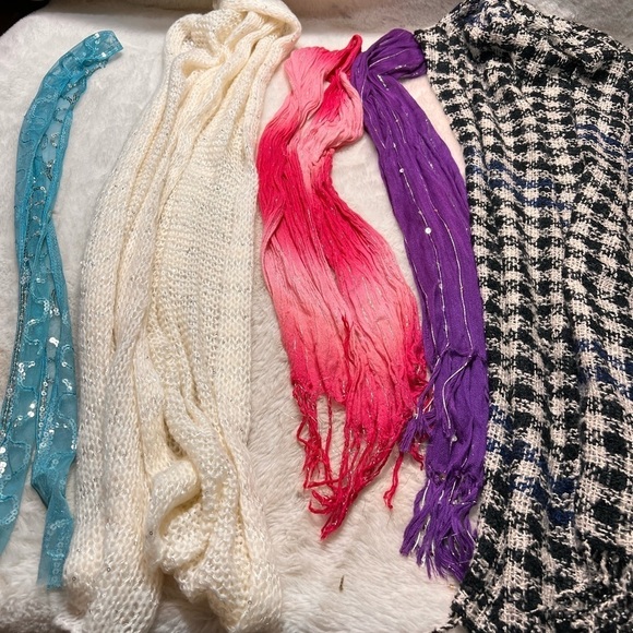 Scarf lot - Picture 5 of 5